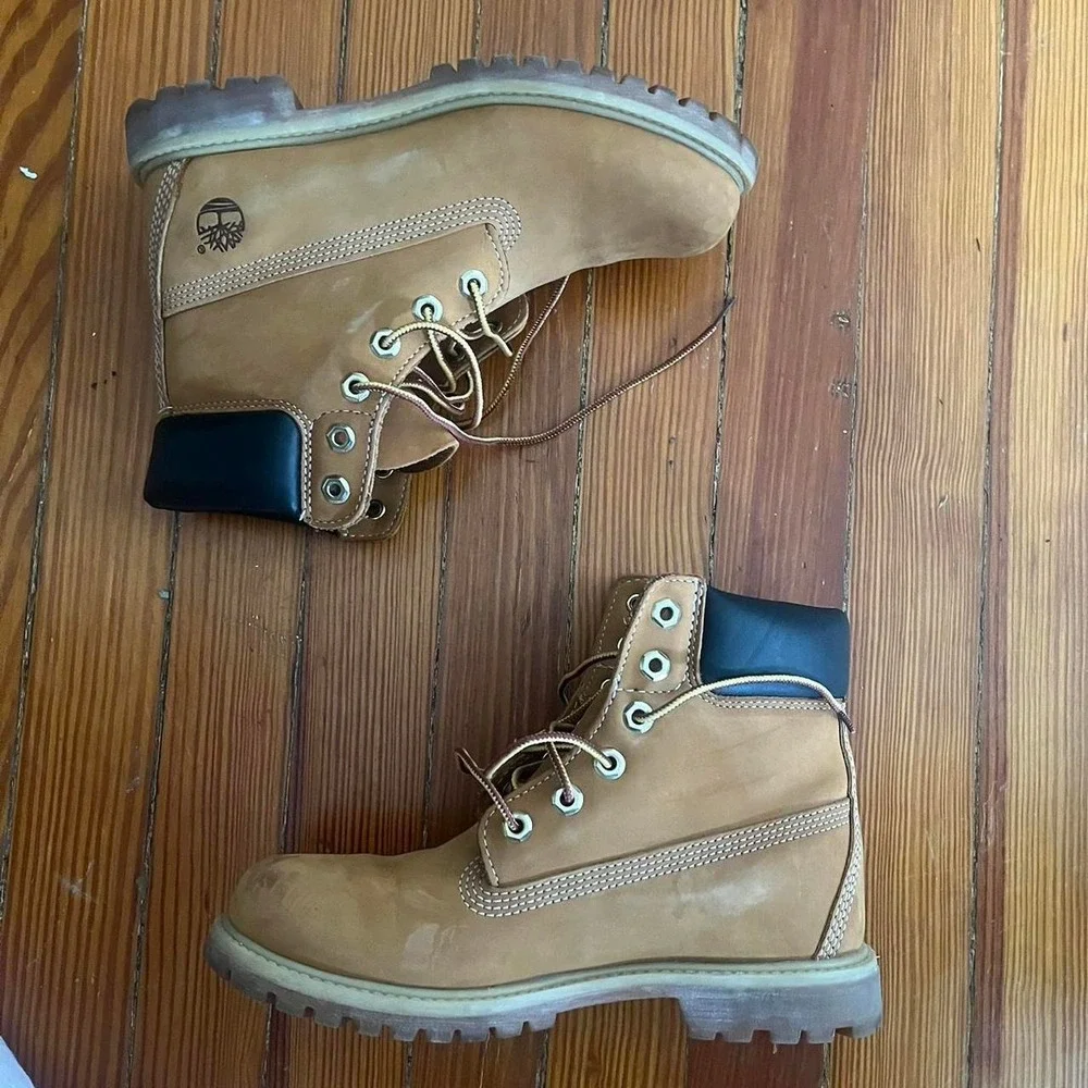 Timberland classic Boots size 8.5w